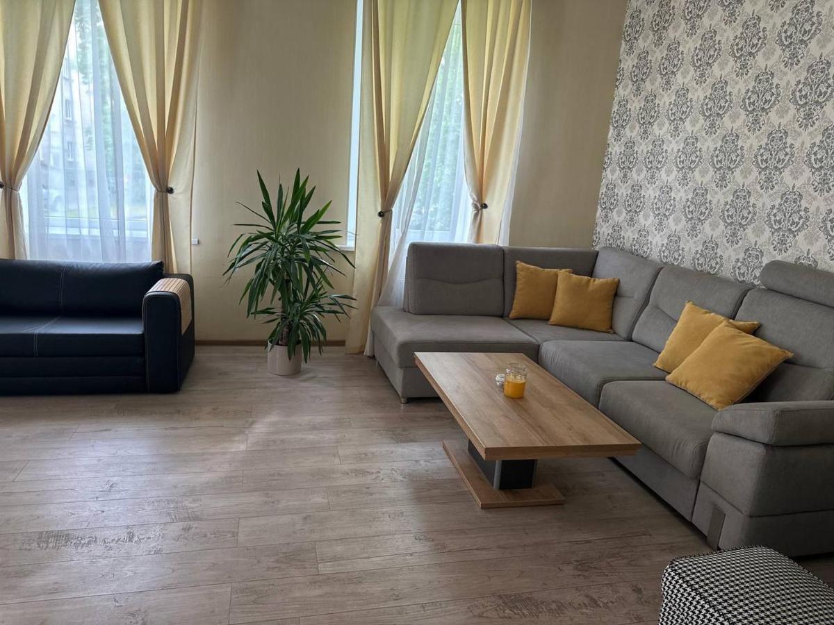 Apartamenti Dvinska Apartment Daugavpils Ngoại thất bức ảnh